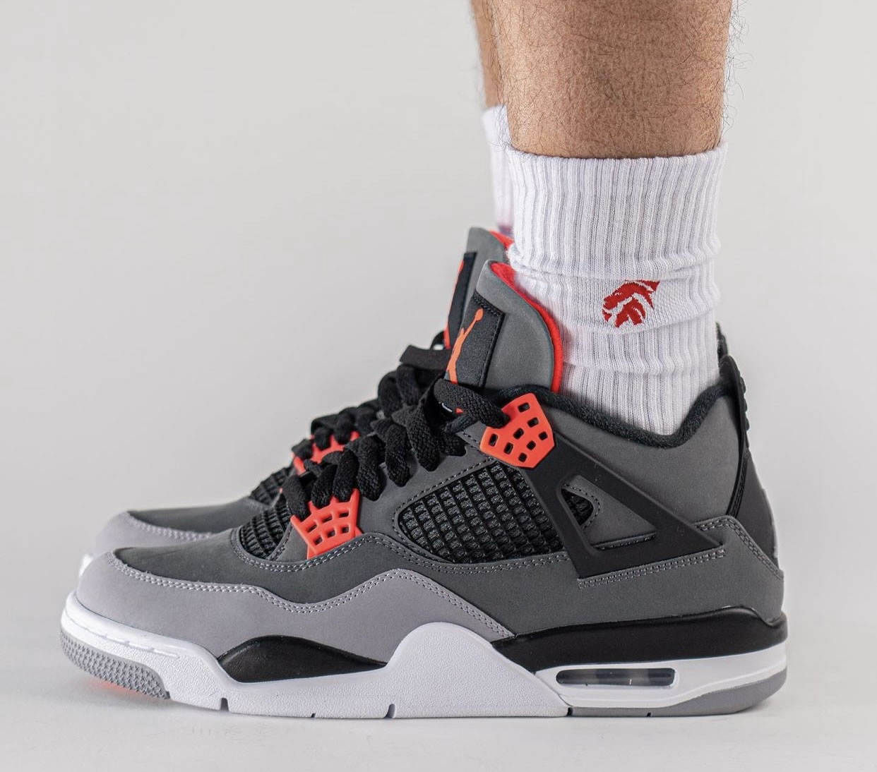 Air Jordan 4 Infrared 23 Dh6927 061 On Feet (1) - www.newkick.org