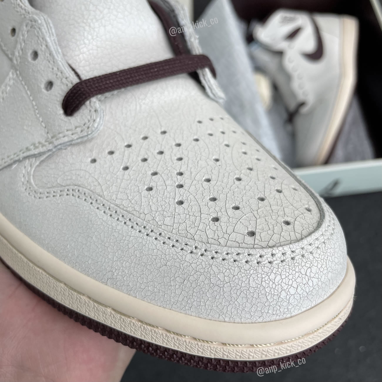 A Ma Maniere Air Jordan 1 High Og Sail And Burgundy Anpkick Do7097 100 (4) - www.newkick.org A Ma Maniere Air Jordan 1 High Og Sail And Burgundy Anpkick Do7097 100 (4) - www.newkick.org