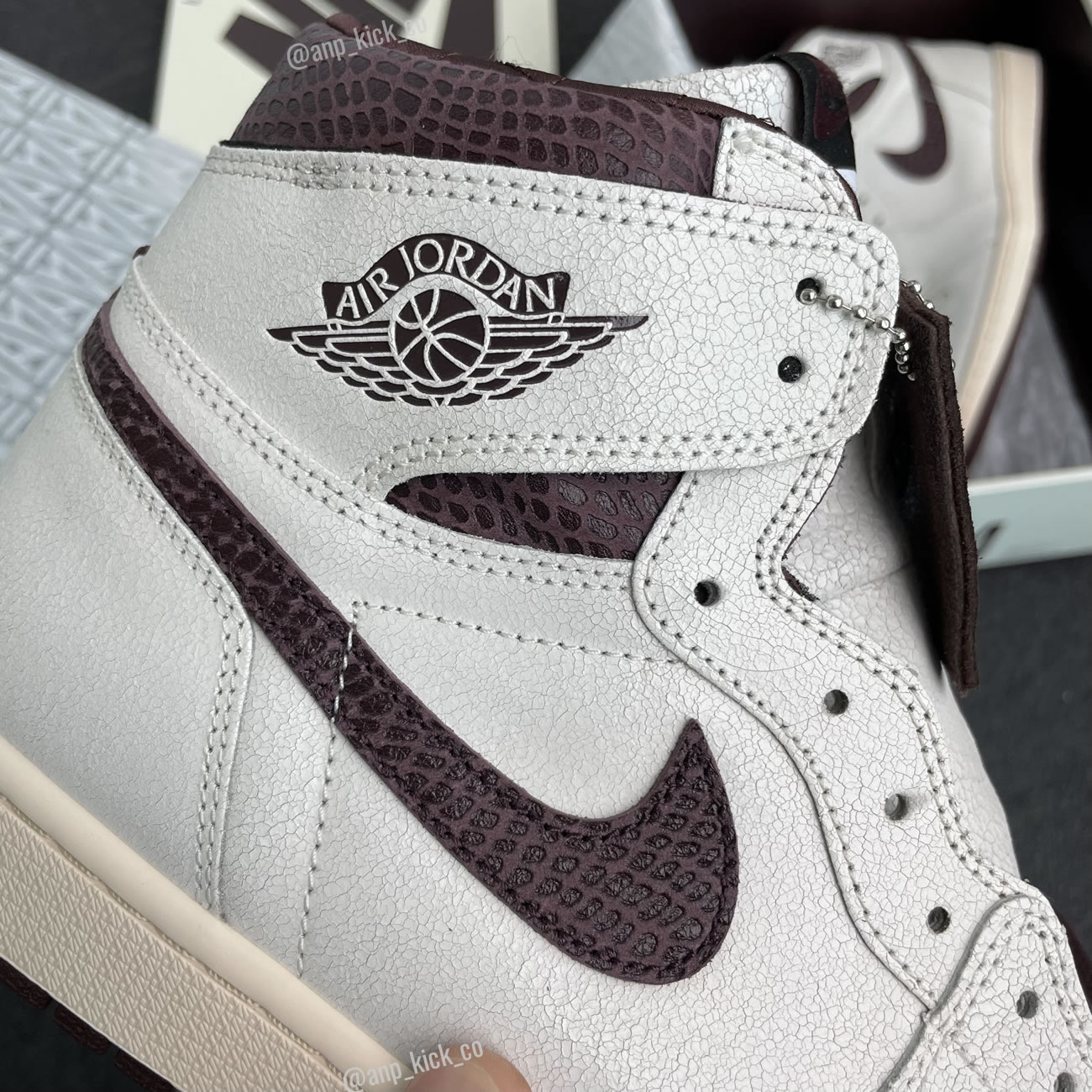 A Ma Maniere Air Jordan 1 High Og Sail And Burgundy Anpkick Do7097 100 (6) - www.newkick.org A Ma Maniere Air Jordan 1 High Og Sail And Burgundy Anpkick Do7097 100 (6) - www.newkick.org