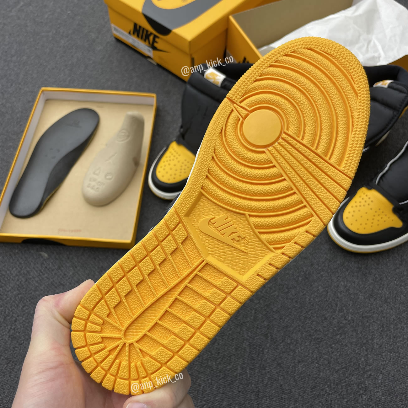 Air Jordan 1 Retro High Og Anpkick Yellow Toe 555088 711 (10) - www.newkick.org