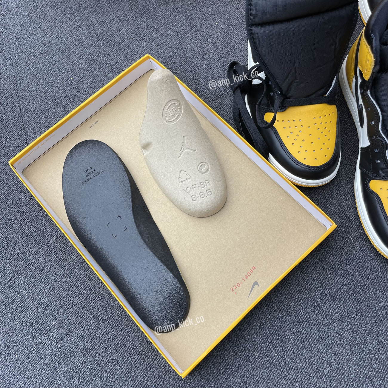 Air Jordan 1 Retro High Og Anpkick Yellow Toe 555088 711 (13) - www.newkick.org