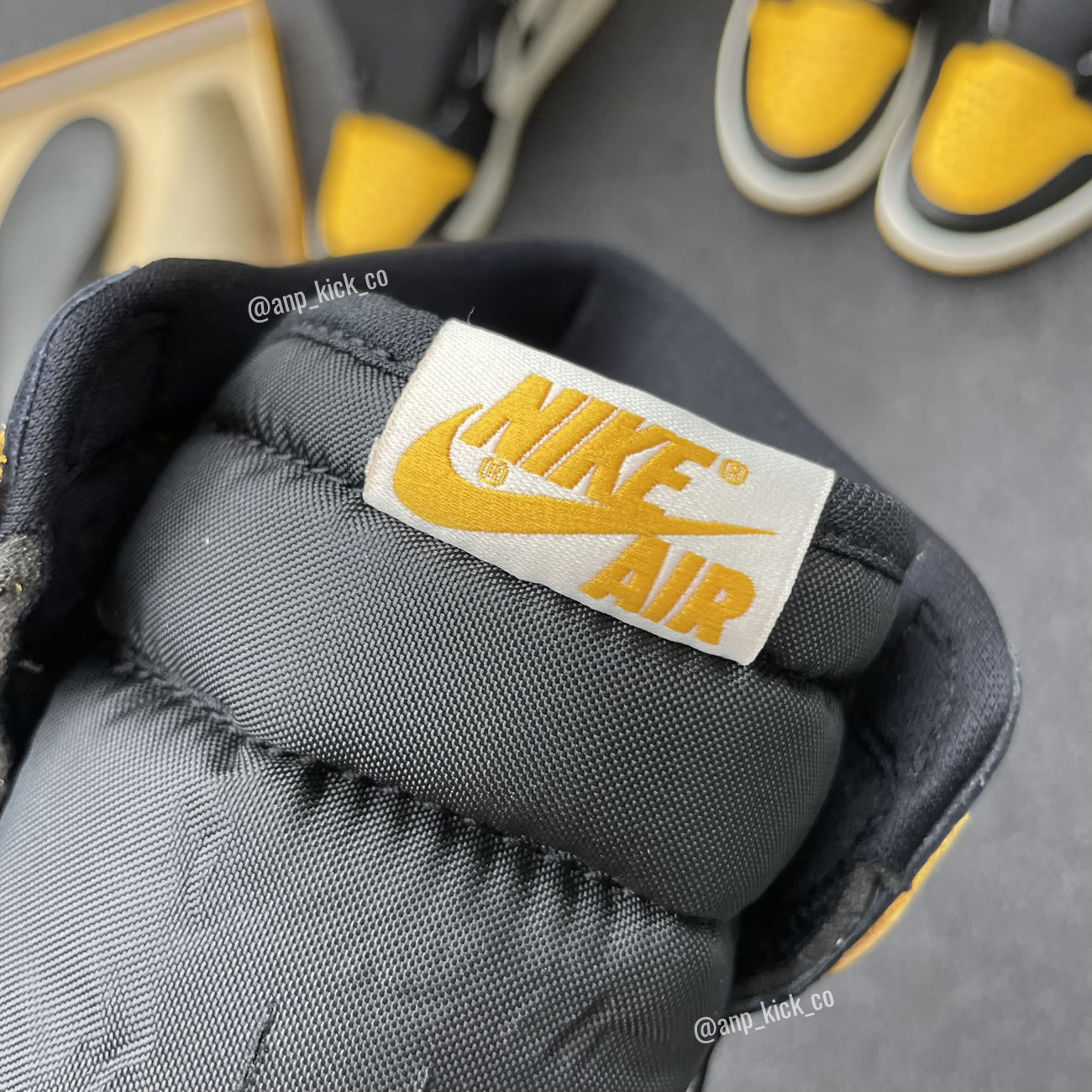 Air Jordan 1 Retro High Og Anpkick Yellow Toe 555088 711 (8) - www.newkick.org