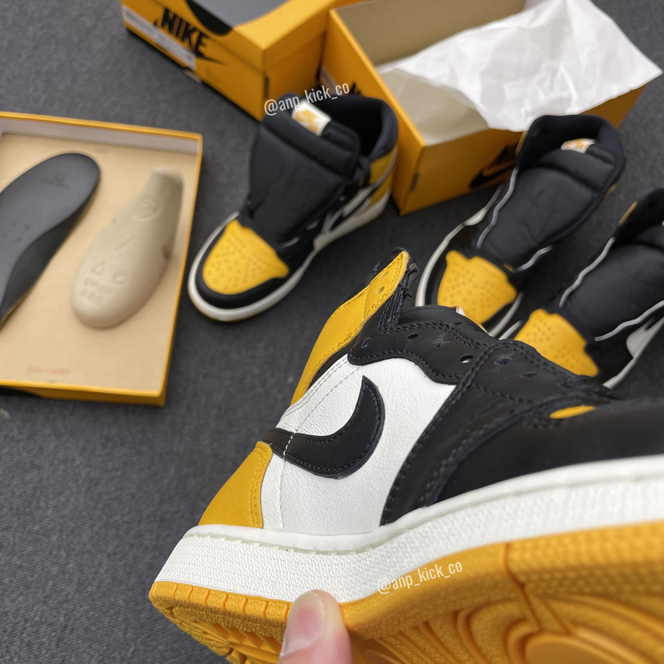 Air Jordan 1 Retro High Og Anpkick Yellow Toe 555088 711 (9) - www.newkick.org