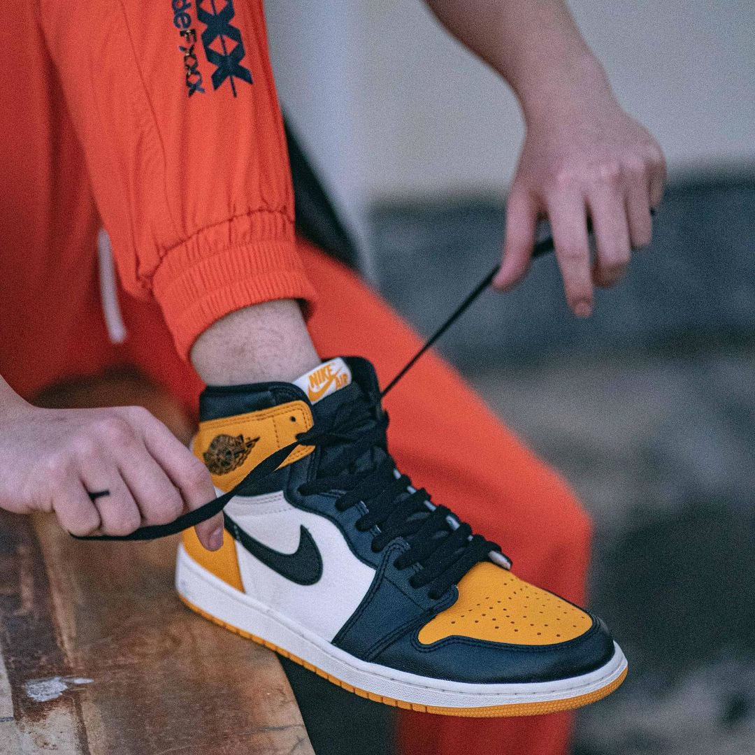 Air Jordan 1 Retro High Og Yellow Toe On Feet 555088 711 (11) - www.newkick.org