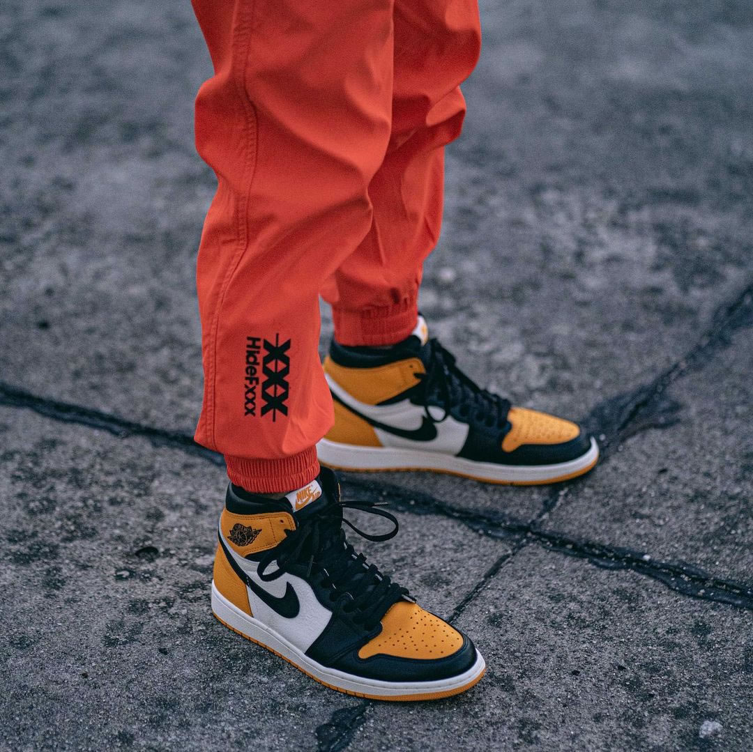 Air Jordan 1 Retro High Og Yellow Toe On Feet 555088 711 (13) - www.newkick.org