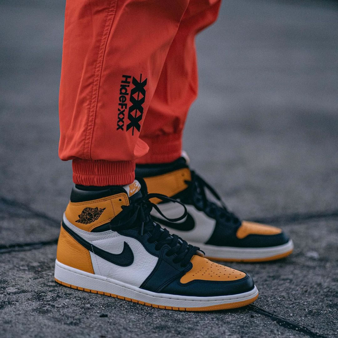 Air Jordan 1 Retro High Og Yellow Toe On Feet 555088 711 (16) - www.newkick.org