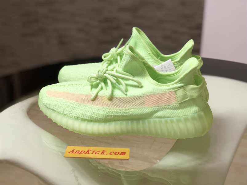 Adidas Yeezy Boost 350 V2 Gitd Glow In The Dark Spring 2019 (1) - www.newkick.org