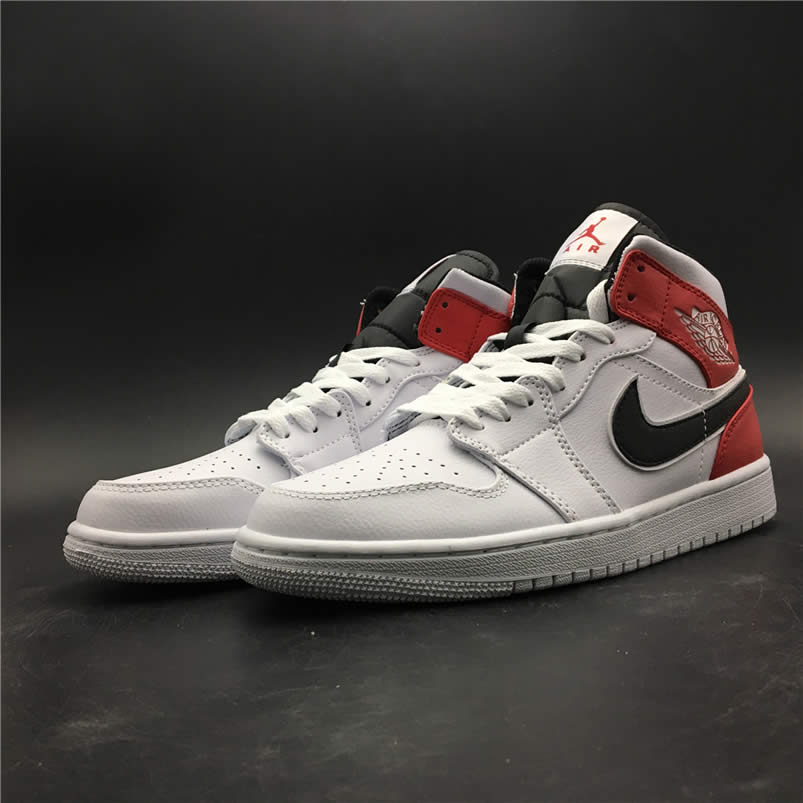 Air Jordan 1 Mid Gives The Bulls Aj1 White Red 554724 116 (6) - www.newkick.org Air Jordan 1 Mid Gives The Bulls Aj1 White Red 554724 116 (6) - www.newkick.org