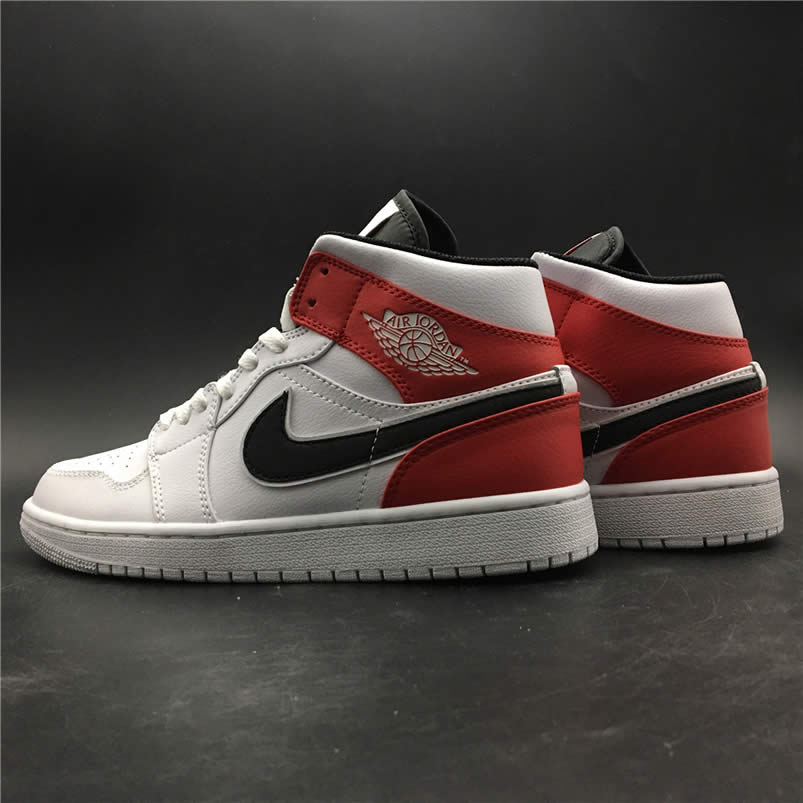 Air Jordan 1 Mid Gives The Bulls Aj1 White Red 554724 116 (7) - www.newkick.org Air Jordan 1 Mid Gives The Bulls Aj1 White Red 554724 116 (7) - www.newkick.org
