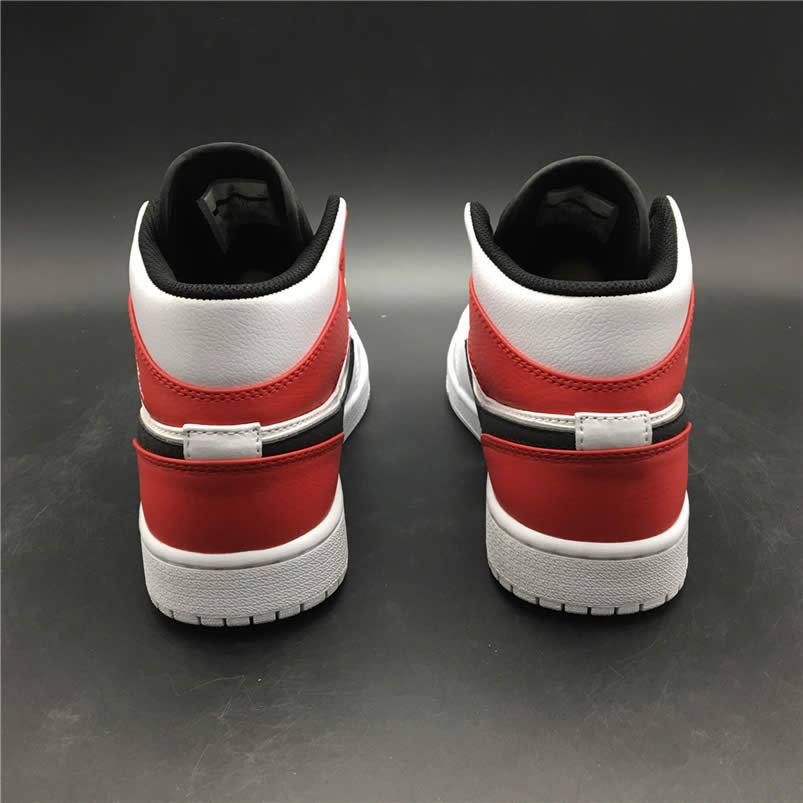 Air Jordan 1 Mid Gives The Bulls Aj1 White Red 554724 116 (8) - www.newkick.org Air Jordan 1 Mid Gives The Bulls Aj1 White Red 554724 116 (8) - www.newkick.org