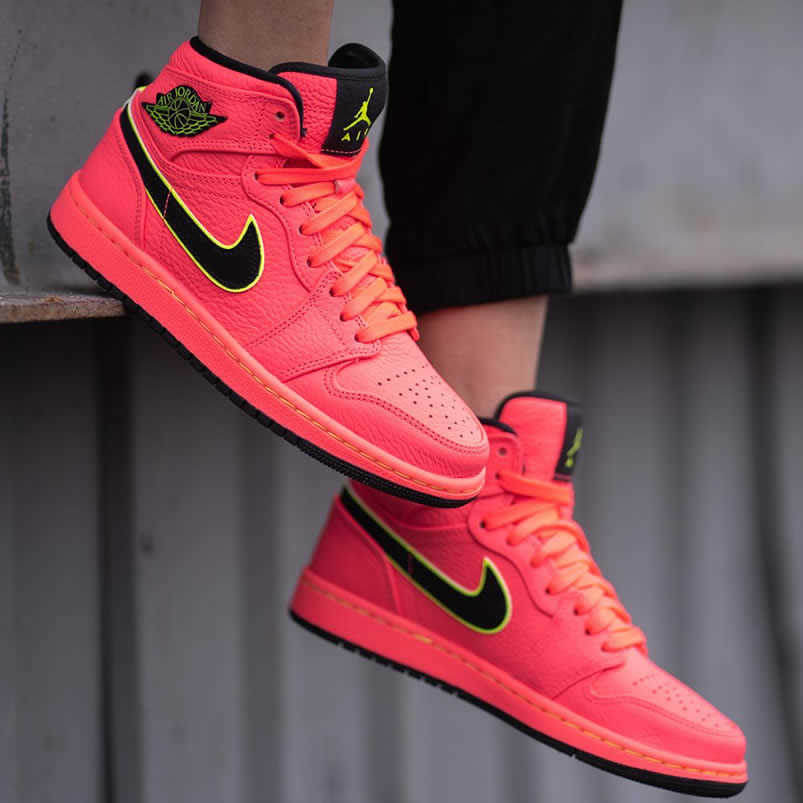 Air Jordan 1 Retro Premium Hot Punch On Feet Pink Pics Womens Aq9131 600 (2) - www.newkick.org Air Jordan 1 Retro Premium Hot Punch On Feet Pink Pics Womens Aq9131 600 (2) - www.newkick.org