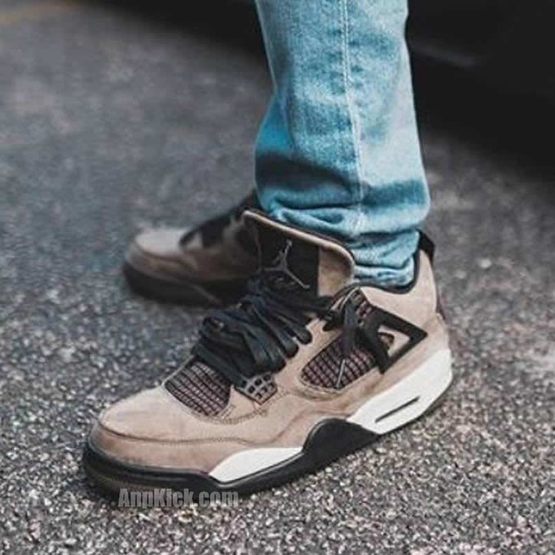 Travis Scott Olive Air Jordan 4 On Feet (1) - www.newkick.org