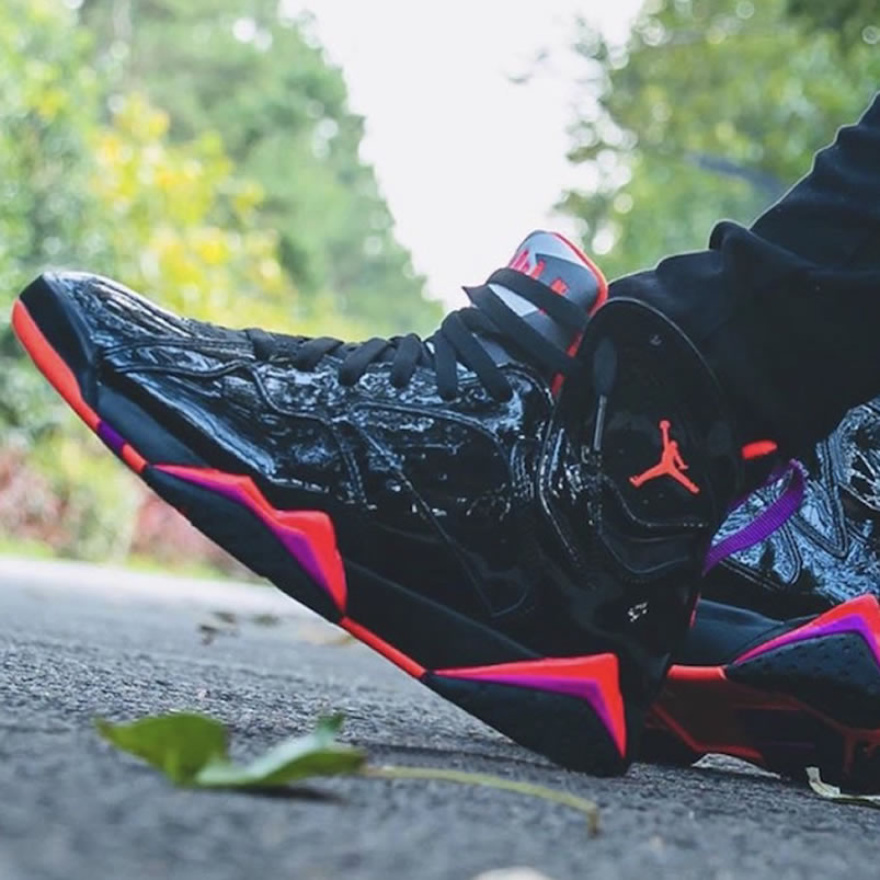 Air Jordan 7 Wmns Black Patent Leather Shoes On Feet Release Date 313358 006 (1) - www.newkick.org