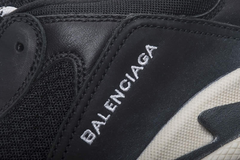 Balenciaga Triple S Sneakers Black Red Shoes 483513w06e1 1000 (18) - www.newkick.org