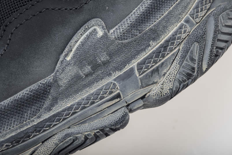 Balenciaga Triple S Sneakers Black Shoes 512176w09o1 1000 (16) - www.newkick.org