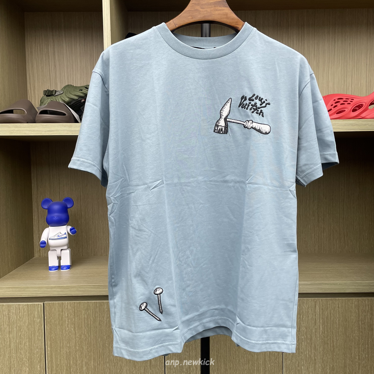 Louis Vuitton Multi Tools Embroidered Pattern T Shirt 1ab5id (7) - www.newkick.org