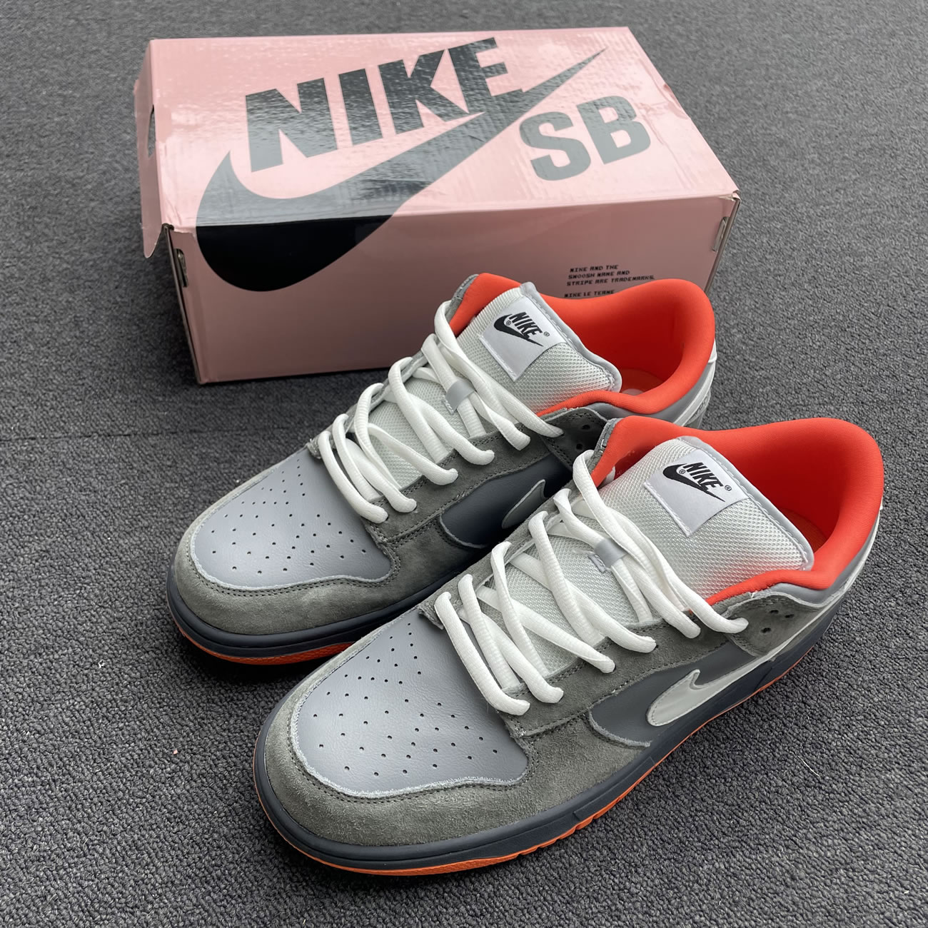 Nike Sb Dunk Low Staple Nyc Pigeon 304292 011 (11) - www.newkick.org
