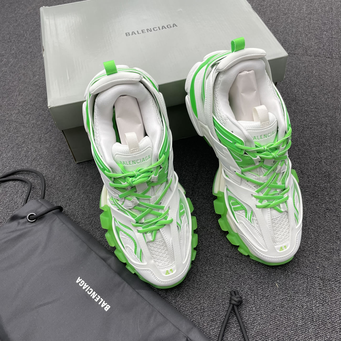 Balenciaga Track Led Sneaker 542436w3rl19035 (9) - www.newkick.org Balenciaga Track Led Sneaker 542436w3rl19035 (9) - www.newkick.org