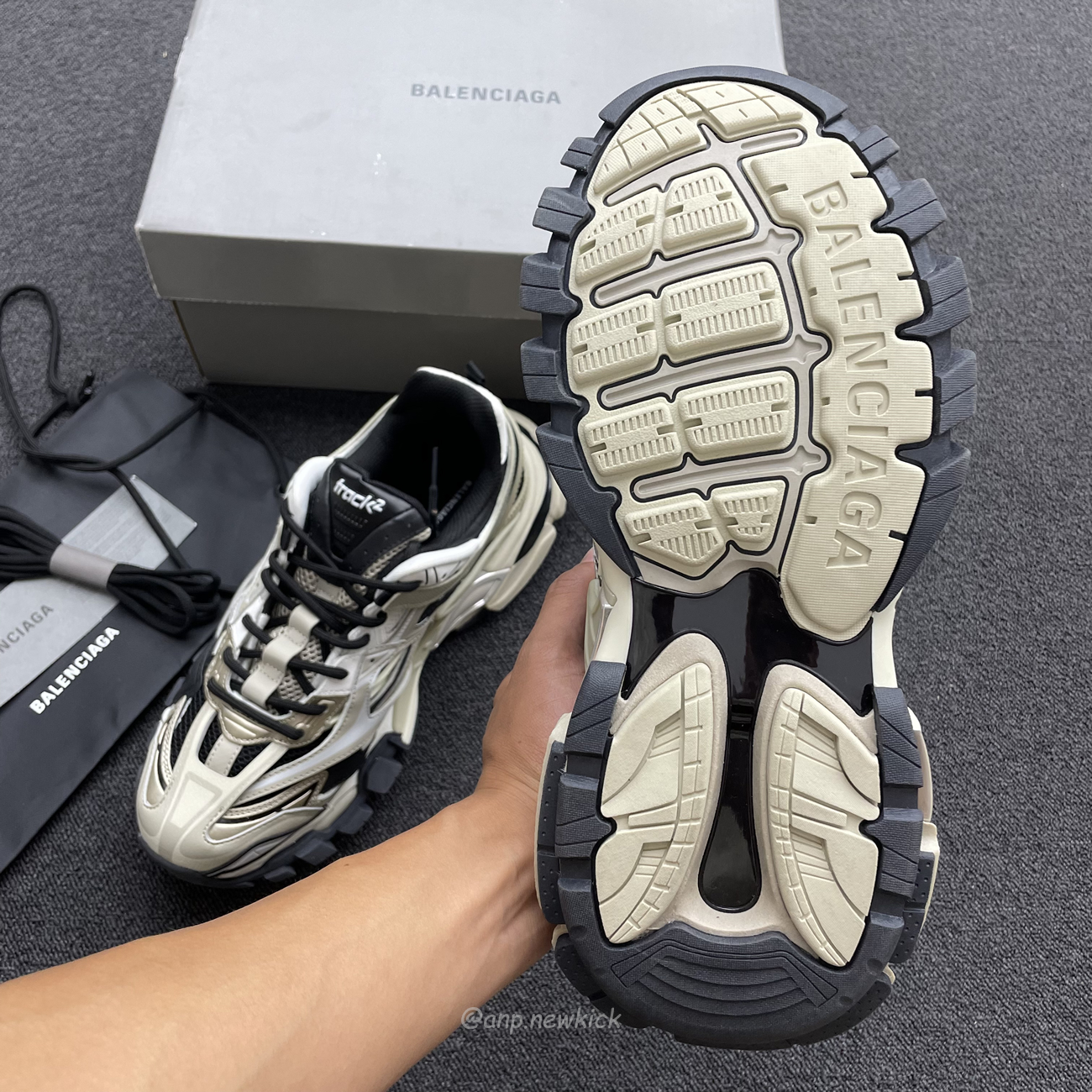 Balenciaga Track.2 Beige Black 568614w2gn38071 (11) - www.newkick.org