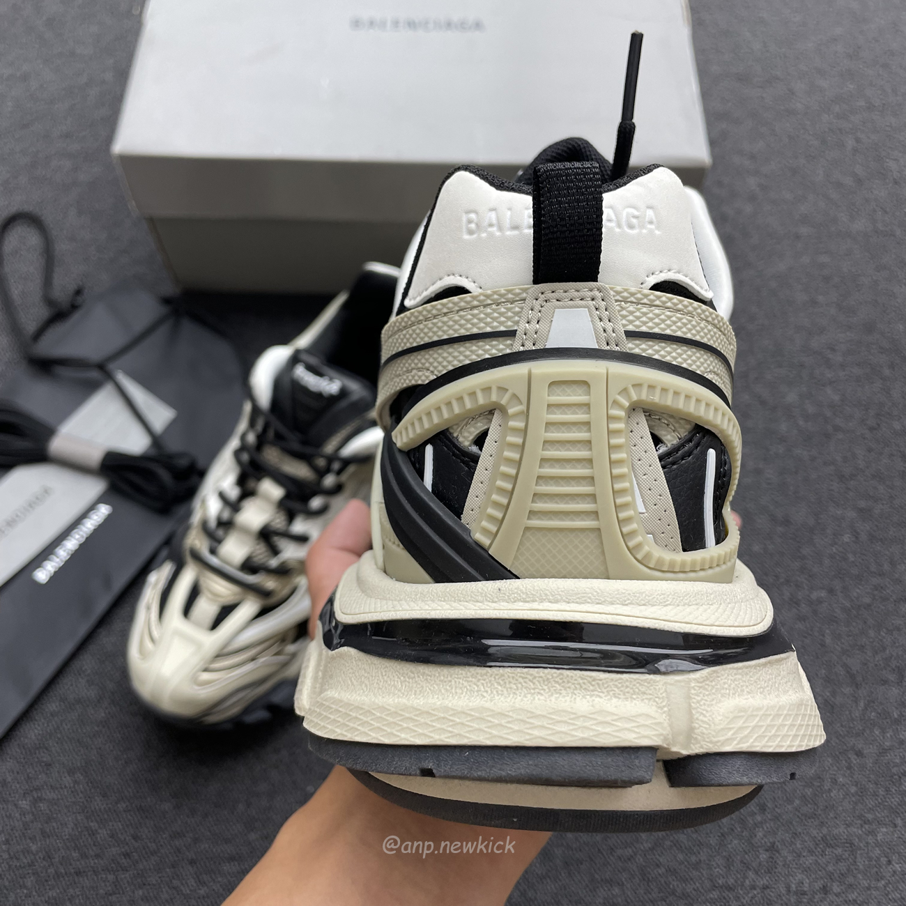 Balenciaga Track.2 Beige Black 568614w2gn38071 (15) - www.newkick.org