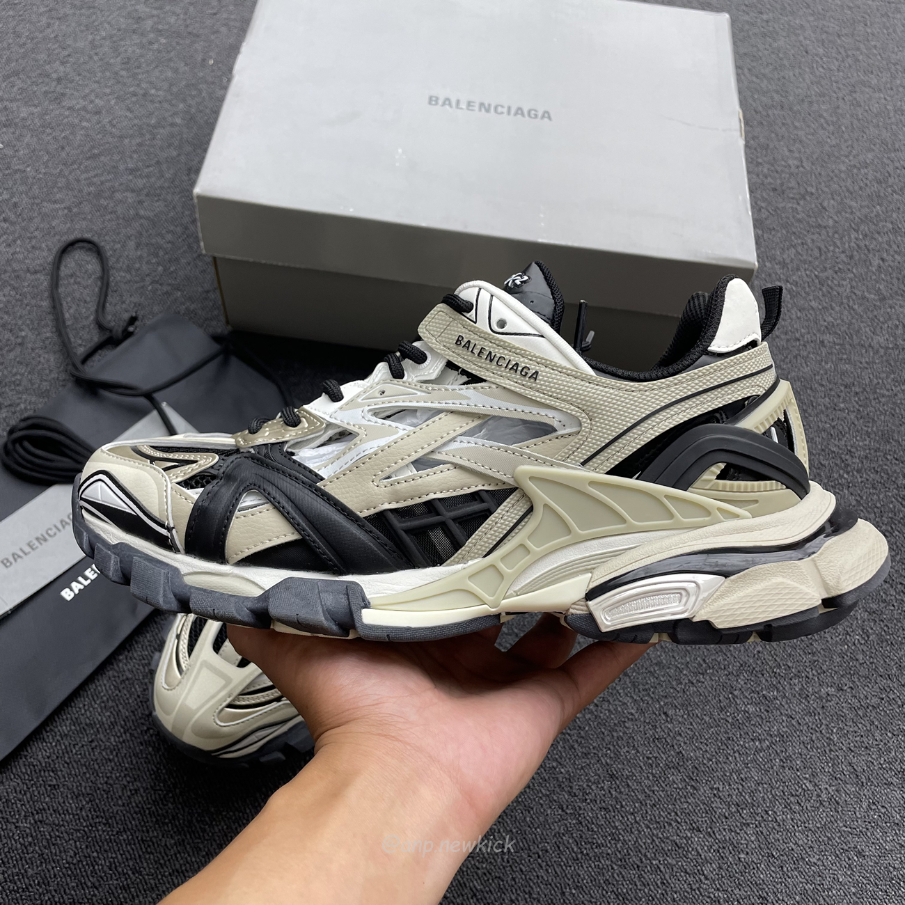 Balenciaga Track.2 Beige Black 568614w2gn38071 (16) - www.newkick.org