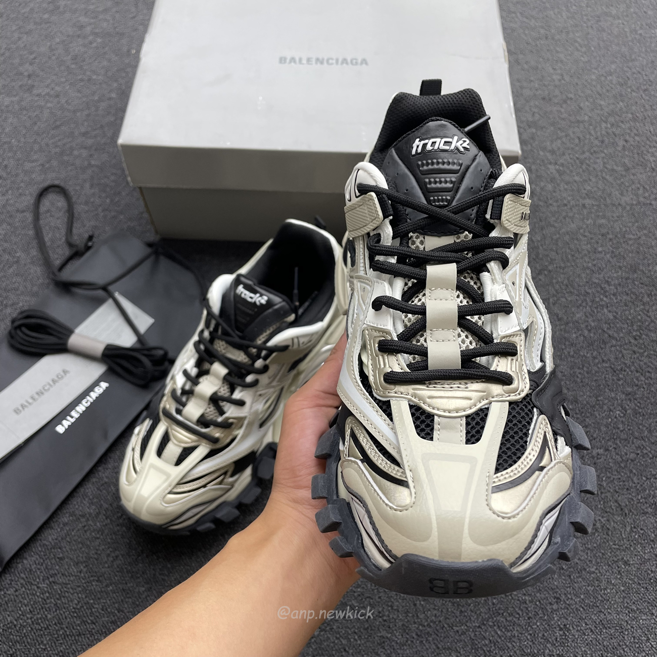 Balenciaga Track.2 Beige Black 568614w2gn38071 (17) - www.newkick.org