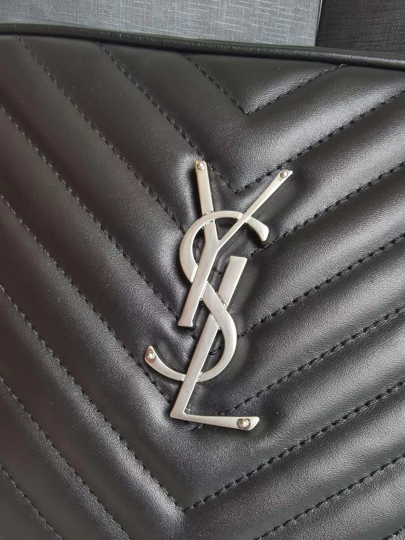 Saint Laurent Lou Crossbody Bag Quilted Black 612544dv7041242 (8) - www.newkick.org