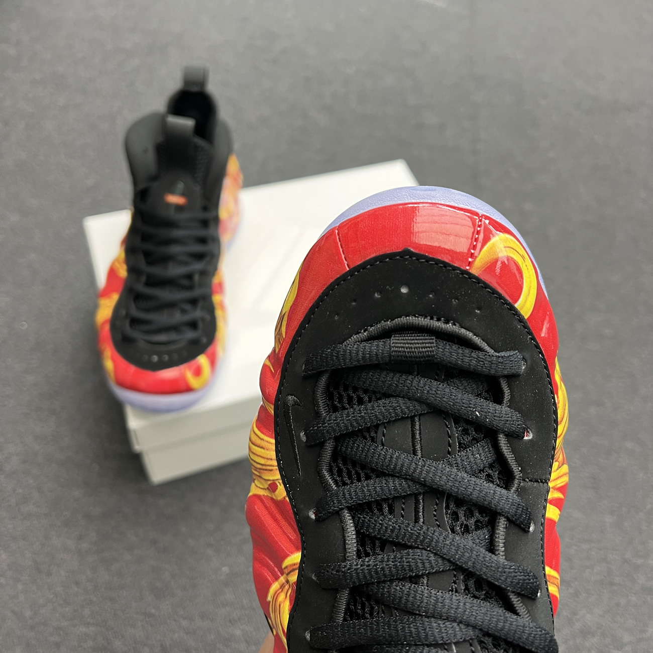 Nike Air Foamposite One Supreme Black Red 652792 001 600 (11) - www.newkick.org