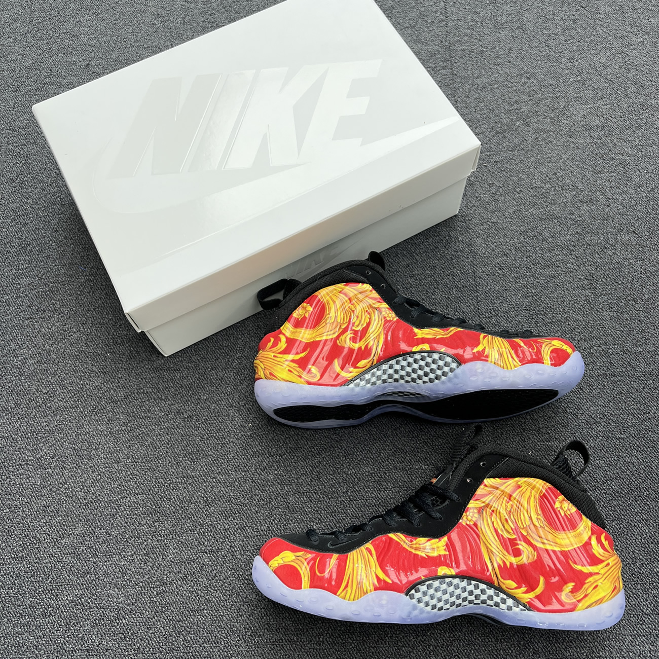 Nike Air Foamposite One Supreme Black Red 652792 001 600 (16) - www.newkick.org