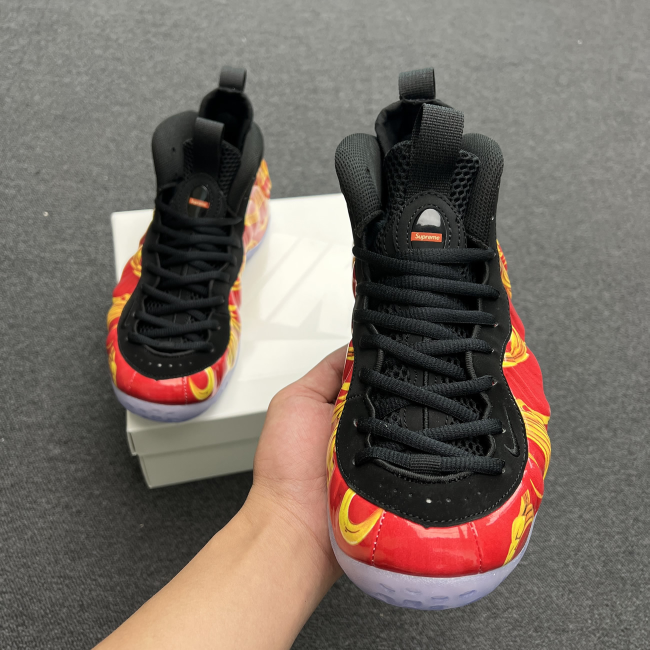 Nike Air Foamposite One Supreme Black Red 652792 001 600 (18) - www.newkick.org