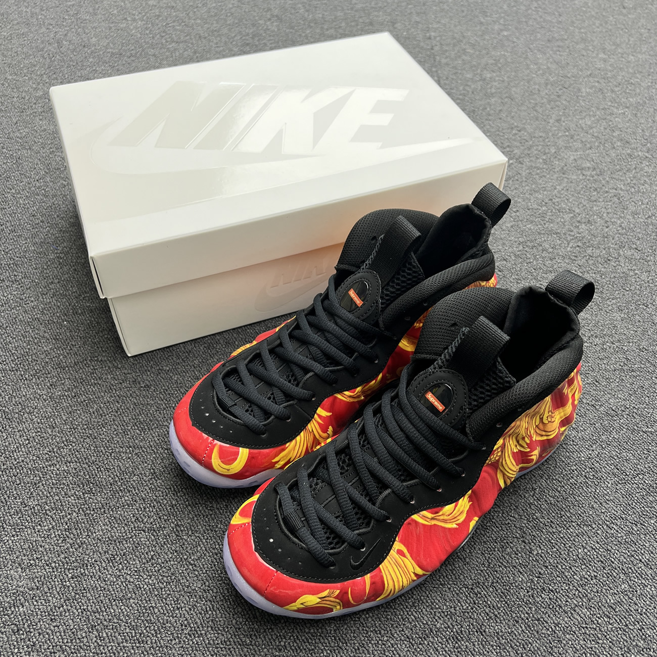 Nike Air Foamposite One Supreme Black Red 652792 001 600 (9) - www.newkick.org