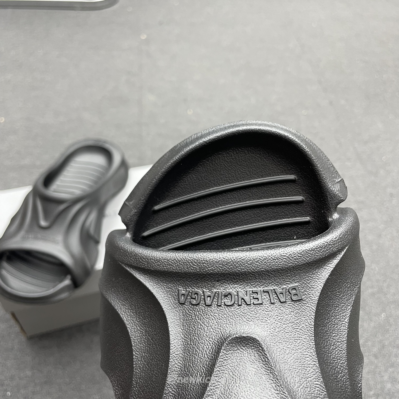 Balenciaga Mold Slide Sandal Black Beige 653874w3ce21000 (3) - www.newkick.org Balenciaga Mold Slide Sandal Black Beige 653874w3ce21000 (3) - www.newkick.org