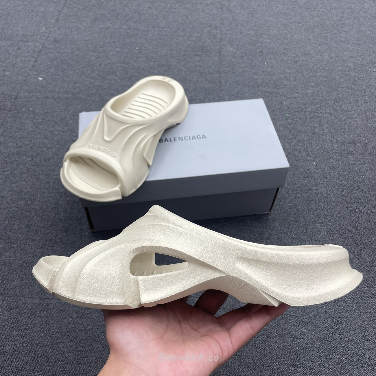Balenciaga Mold Slide Sandal Black Beige 653874w3ce21000 (8) - www.newkick.org Balenciaga Mold Slide Sandal Black Beige 653874w3ce21000 (8) - www.newkick.org