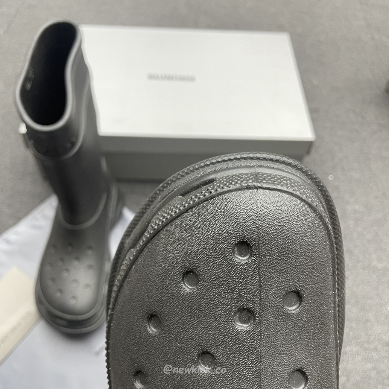 Balenciaga X Crocs Boot Black White Green Bright Pink Beige Rubber 677388w1s8e1000 (7) - www.newkick.org Balenciaga X Crocs Boot Black White Green Bright Pink Beige Rubber 677388w1s8e1000 (7) - www.newkick.org