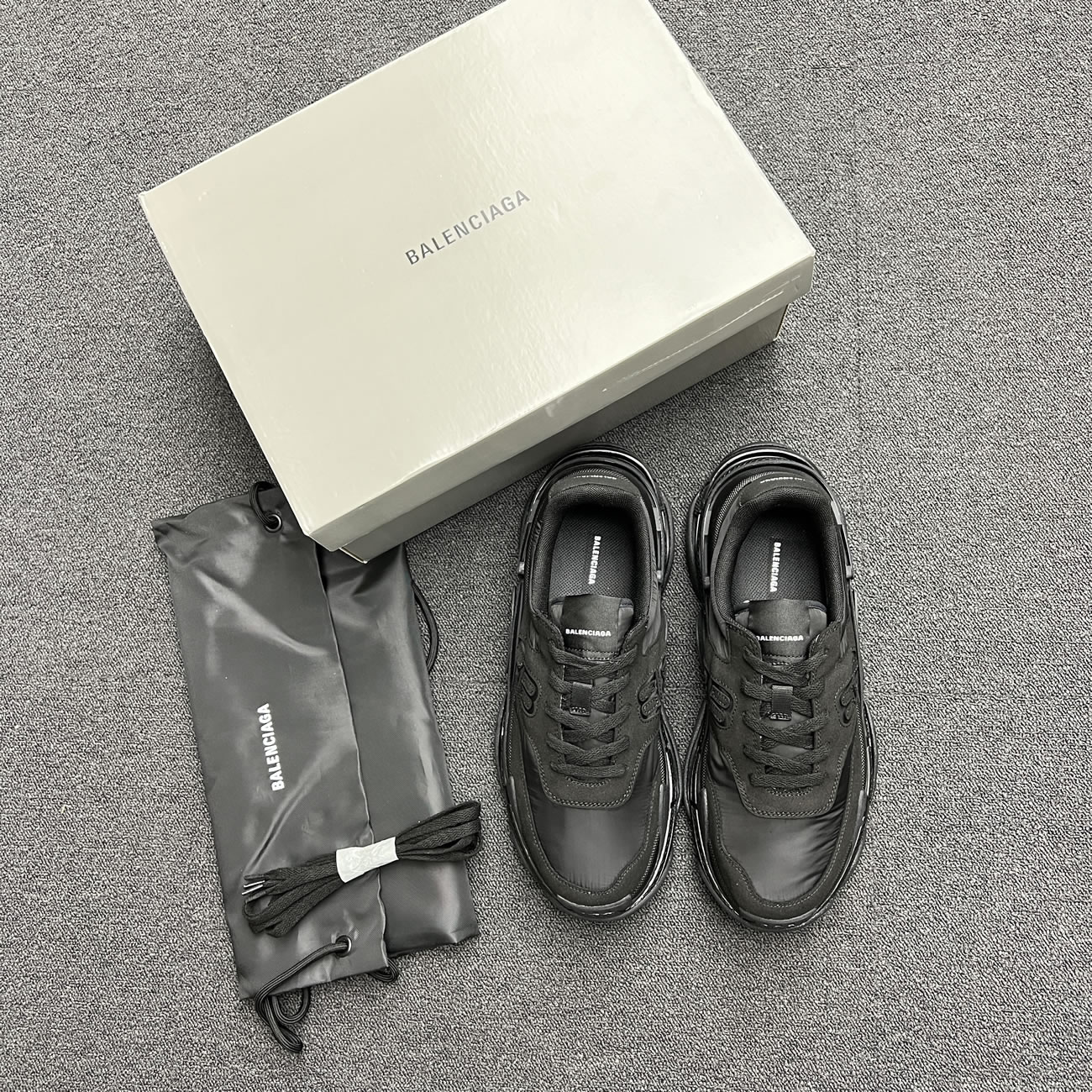 Balenciaga Triple S Nylon Black Bule 710157 W3cu1 1000 (14) - www.newkick.org Balenciaga Triple S Nylon Black Bule 710157 W3cu1 1000 (14) - www.newkick.org