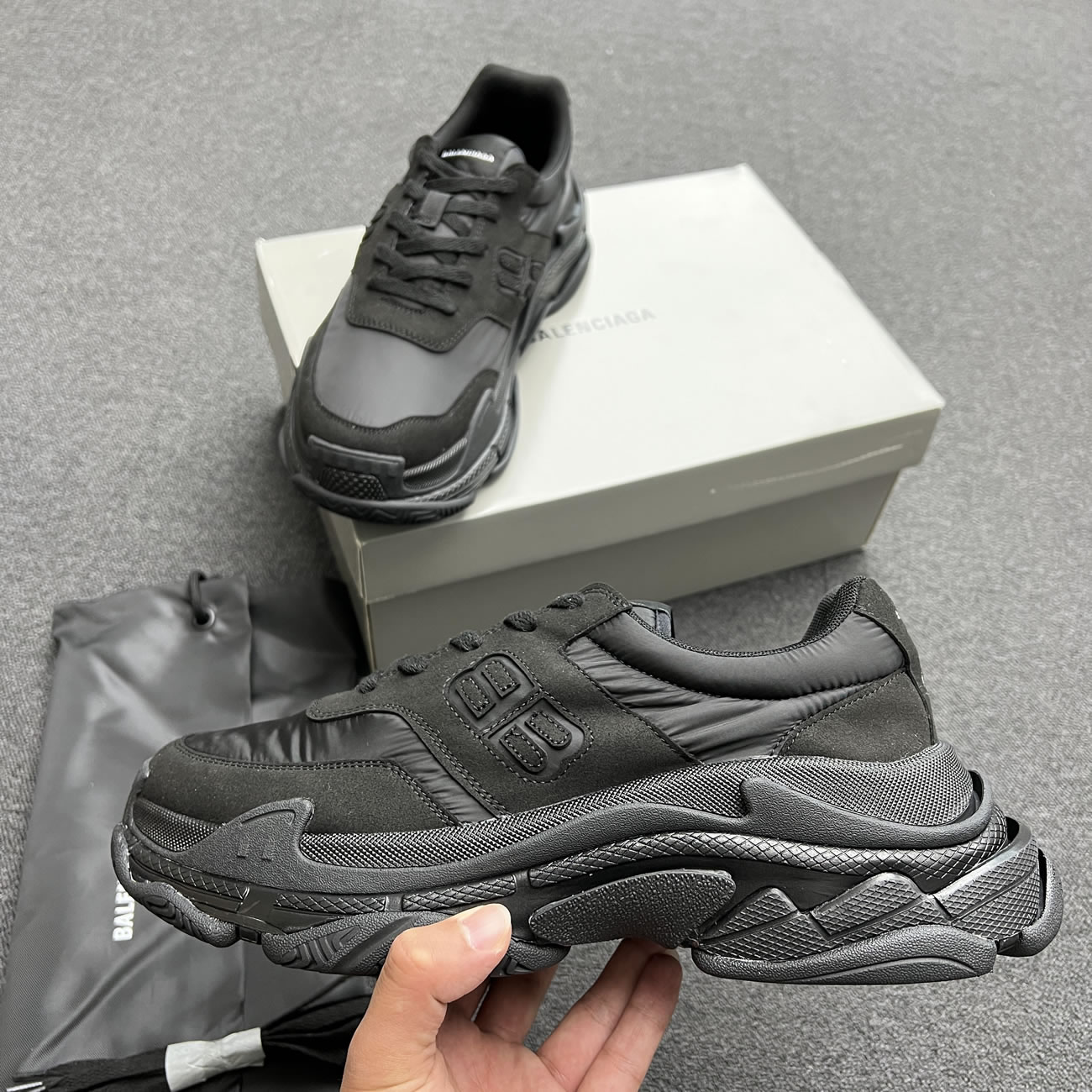 Balenciaga Triple S Nylon Black Bule 710157 W3cu1 1000 (3) - www.newkick.org Balenciaga Triple S Nylon Black Bule 710157 W3cu1 1000 (3) - www.newkick.org
