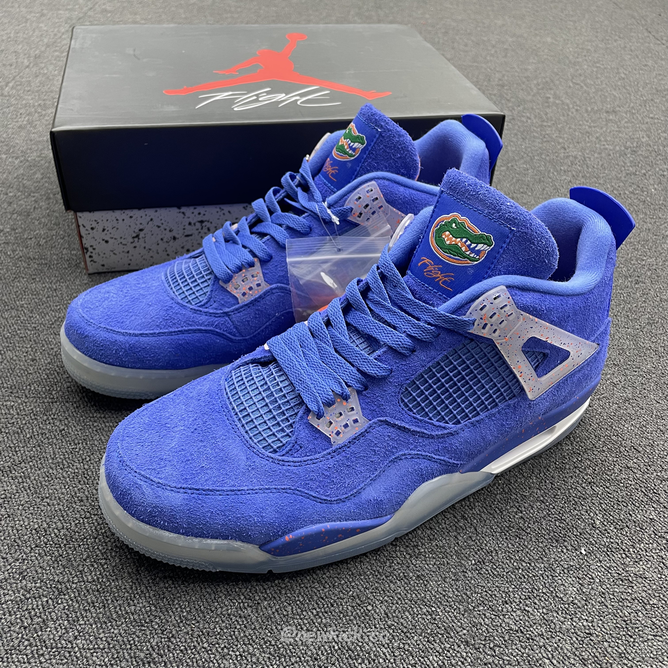 Air Jordan 4 Retro Florida Gators 904283 (2) - www.newkick.org