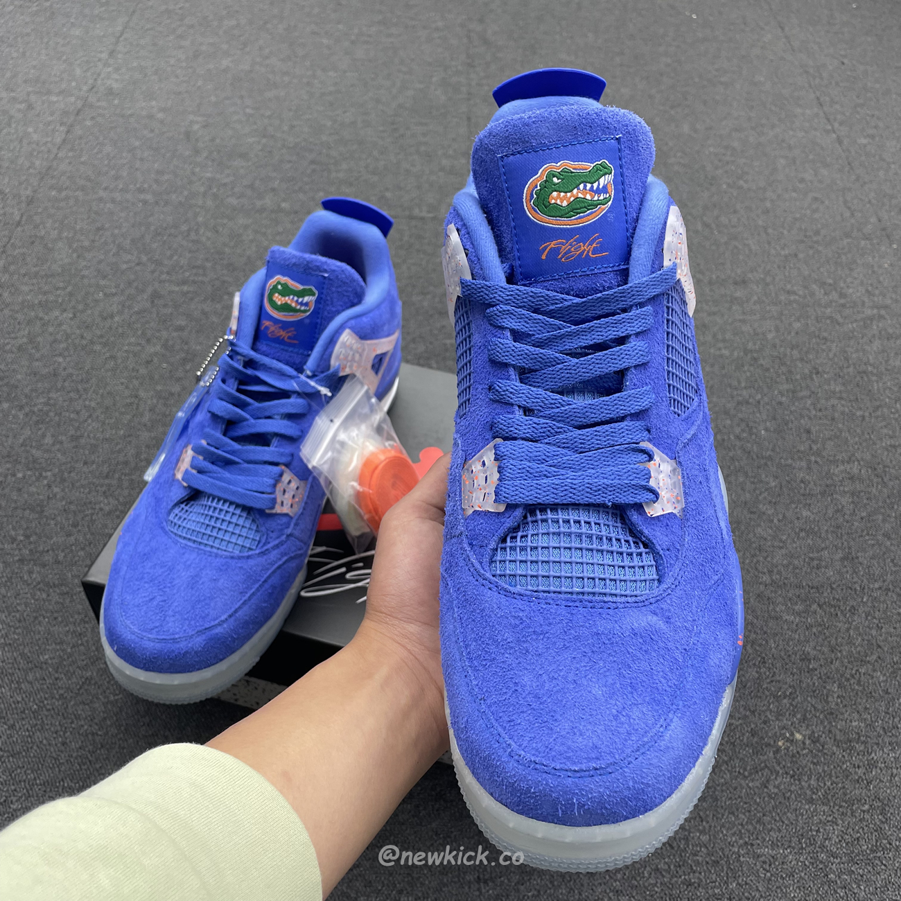Air Jordan 4 Retro Florida Gators 904283 (4) - www.newkick.org