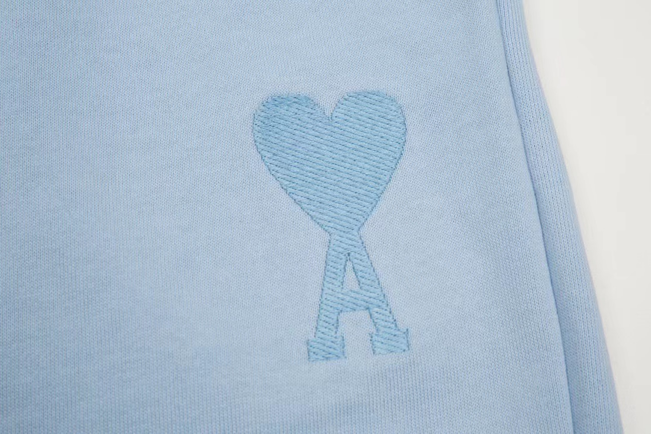 Ami Paris Logo Embroidered Sports Shorts (15) - www.newkick.org