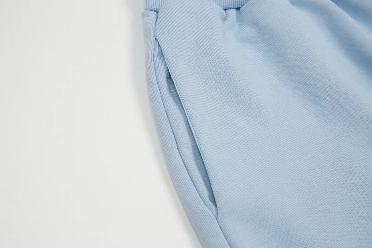 Ami Paris Logo Embroidered Sports Shorts (7) - www.newkick.org