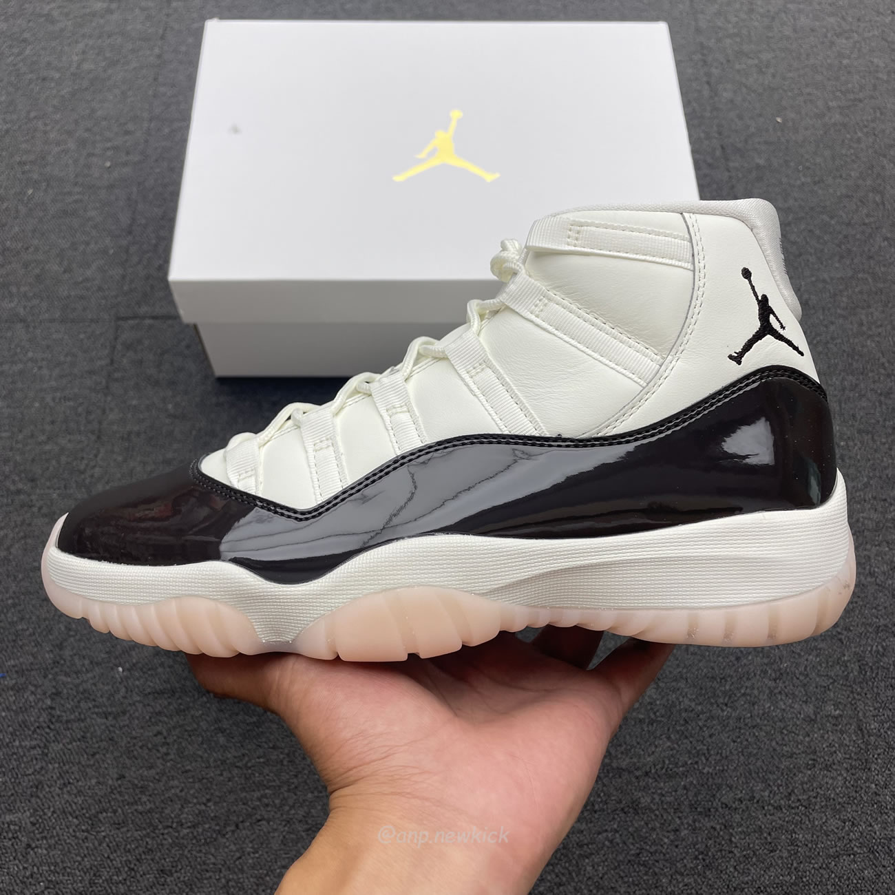 Air Jordan 11 Retro Neapolitan Ar0715 101 (2) - www.newkick.org