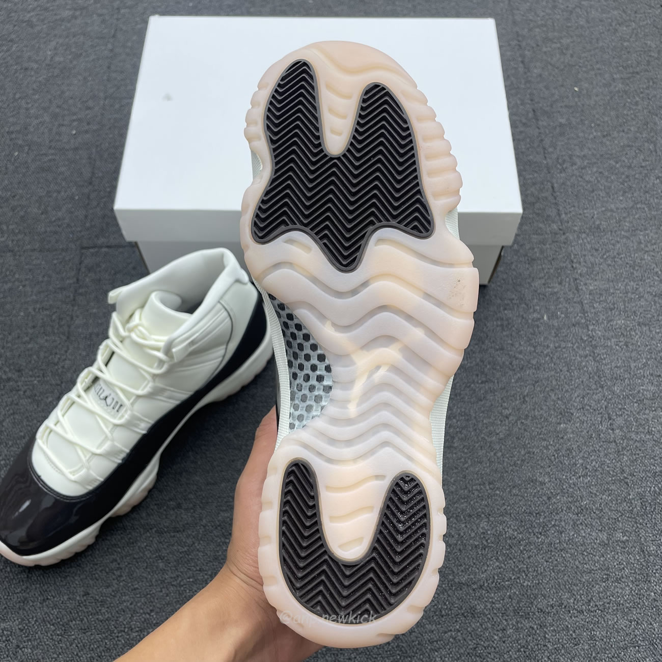 Air Jordan 11 Retro Neapolitan Ar0715 101 (3) - www.newkick.org