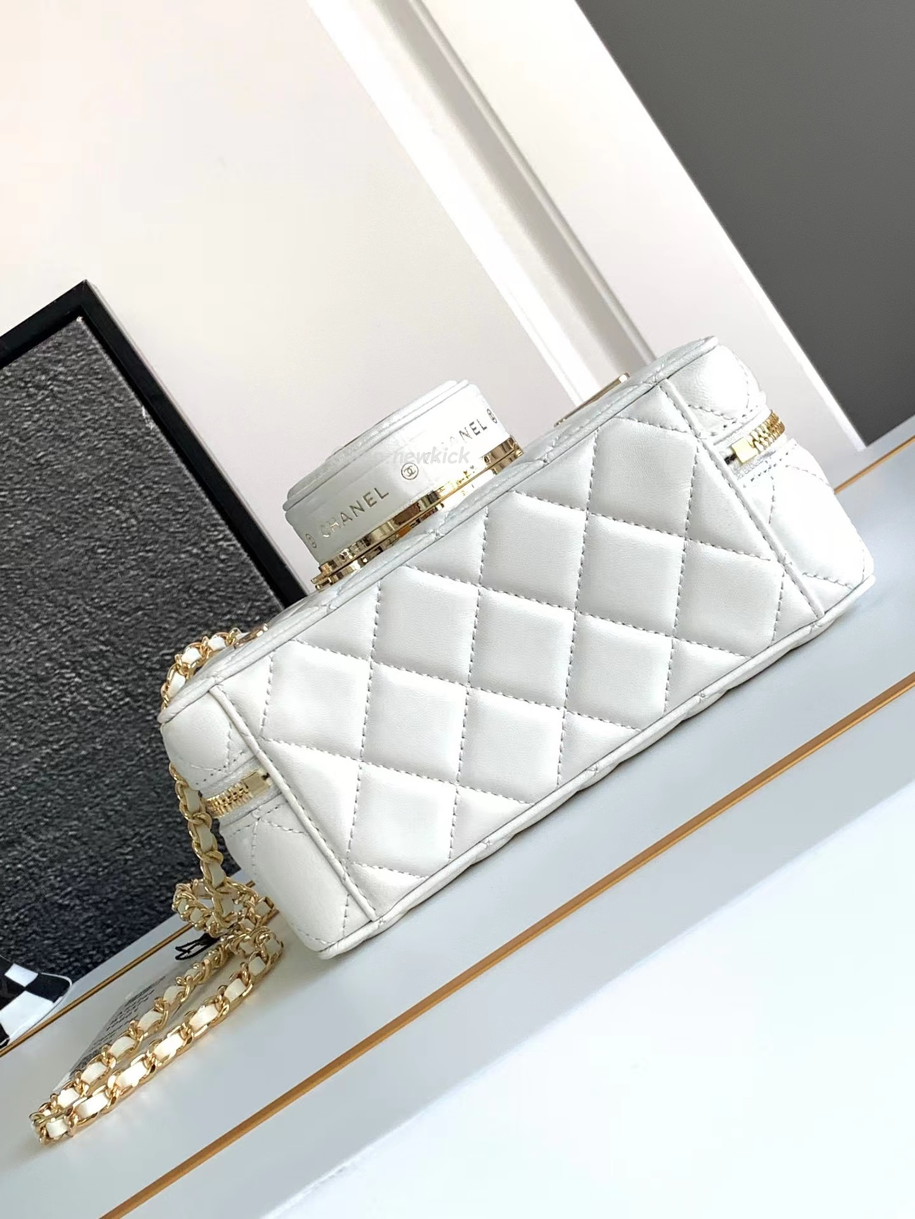Chanel Camera Bag Lambskin White As4817 B16255 10601 (10) - www.newkick.org Chanel Camera Bag Lambskin White As4817 B16255 10601 (10) - www.newkick.org