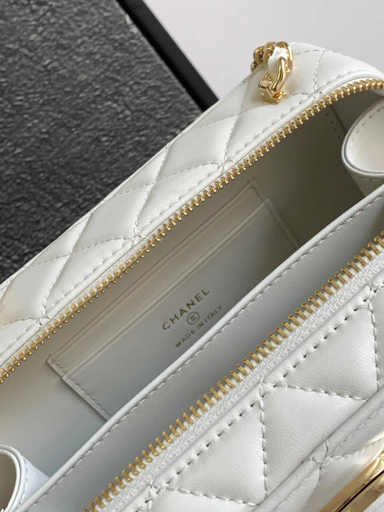 Chanel Camera Bag Lambskin White As4817 B16255 10601 (8) - www.newkick.org Chanel Camera Bag Lambskin White As4817 B16255 10601 (8) - www.newkick.org