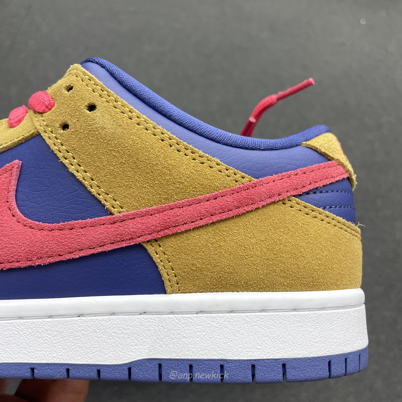 Nike Sb Dunk Low Reverse Papa Bear Bq6817 700 (5) - www.newkick.org