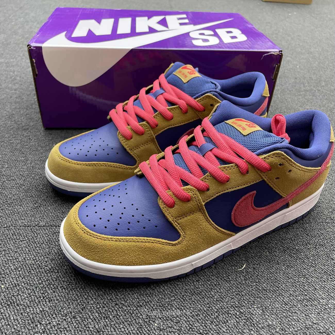 Nike Sb Dunk Low Reverse Papa Bear Bq6817 700 (8) - www.newkick.org