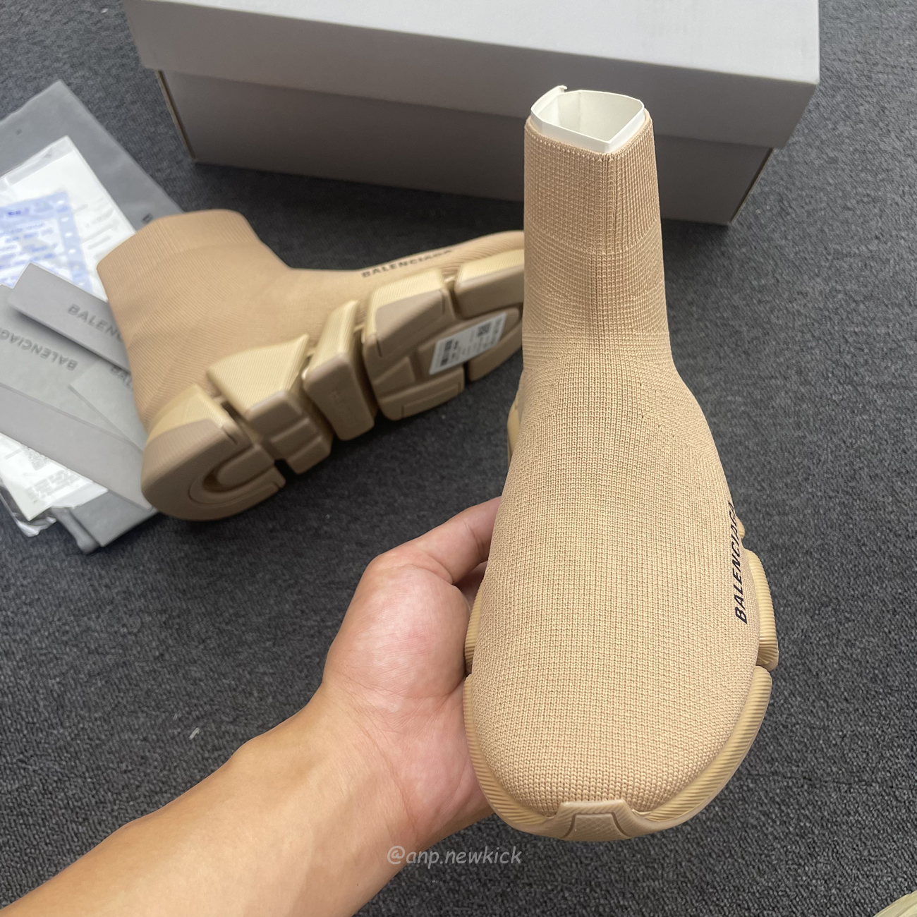 Balenciaga Speed 2.0 Beige Knit Sole Sock Sneakers (9) - www.newkick.org
