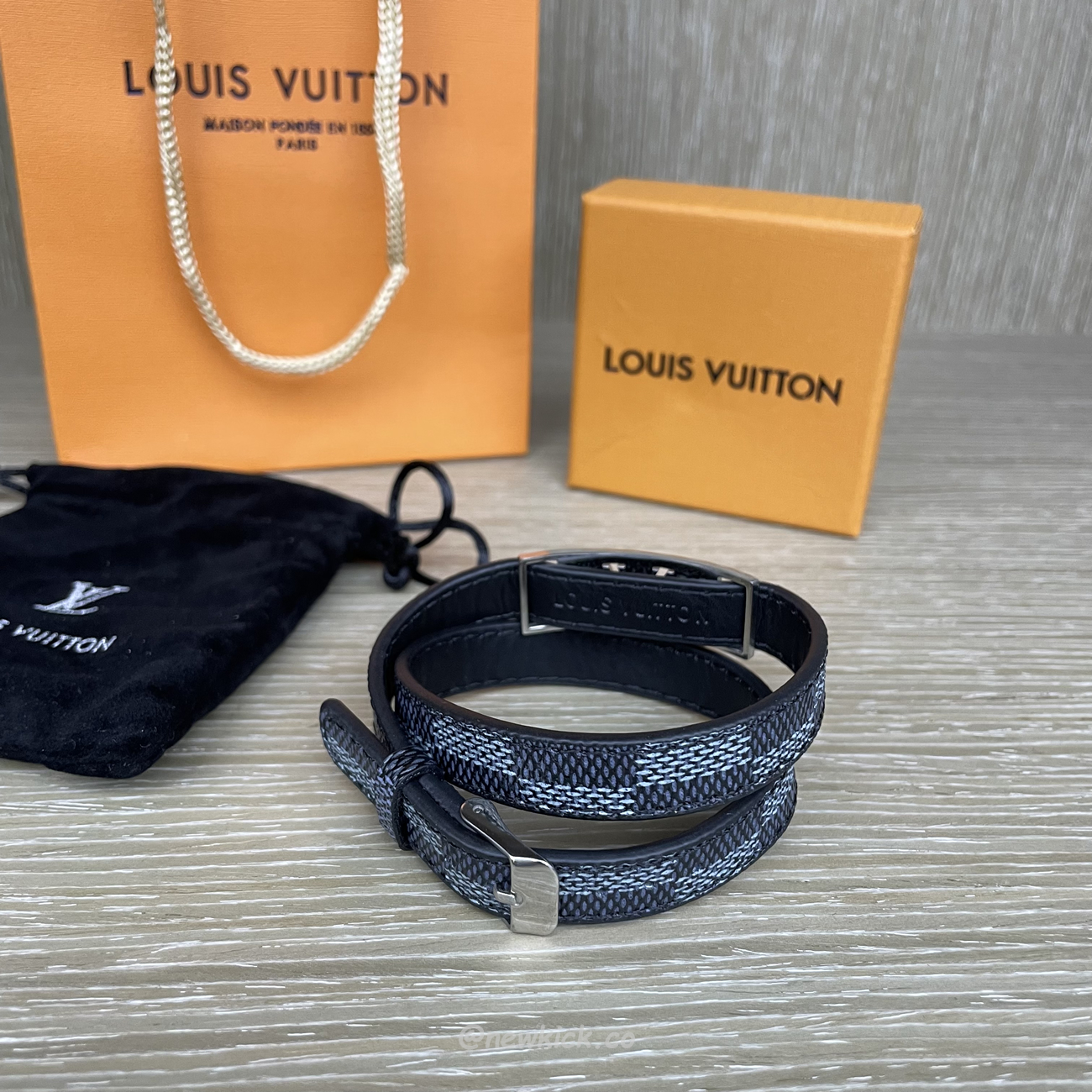 Louis Vuitton Leather Bracelet (3) - www.newkick.org