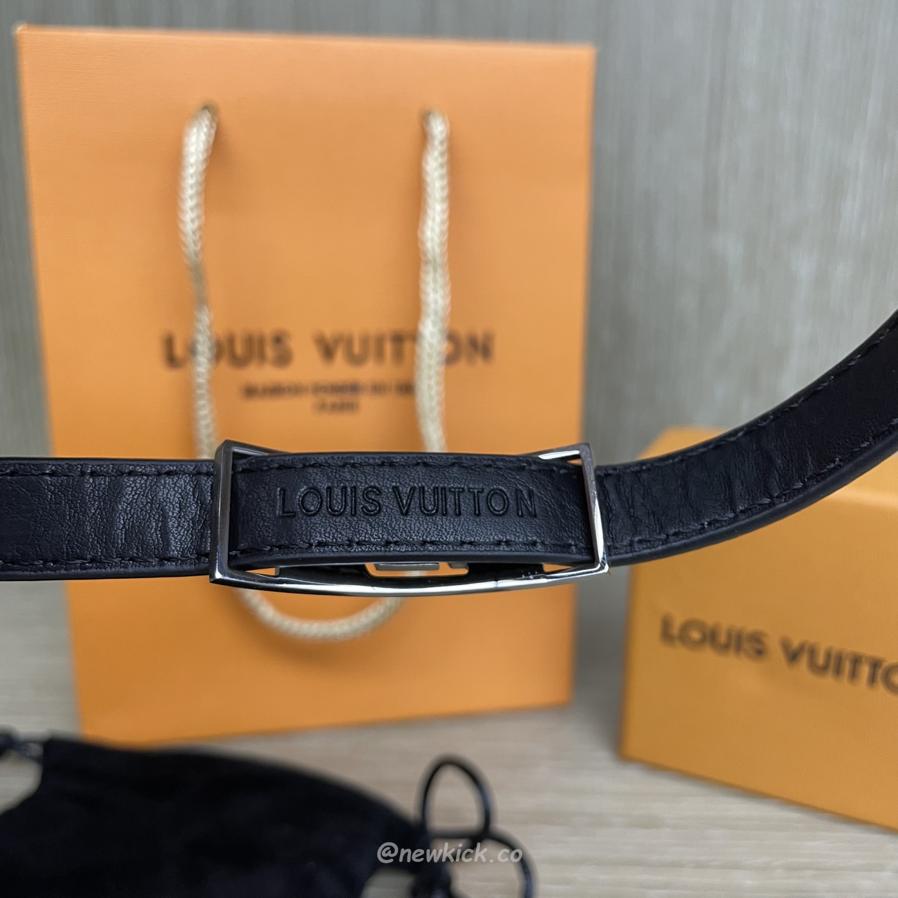 Louis Vuitton Leather Bracelet (6) - www.newkick.org