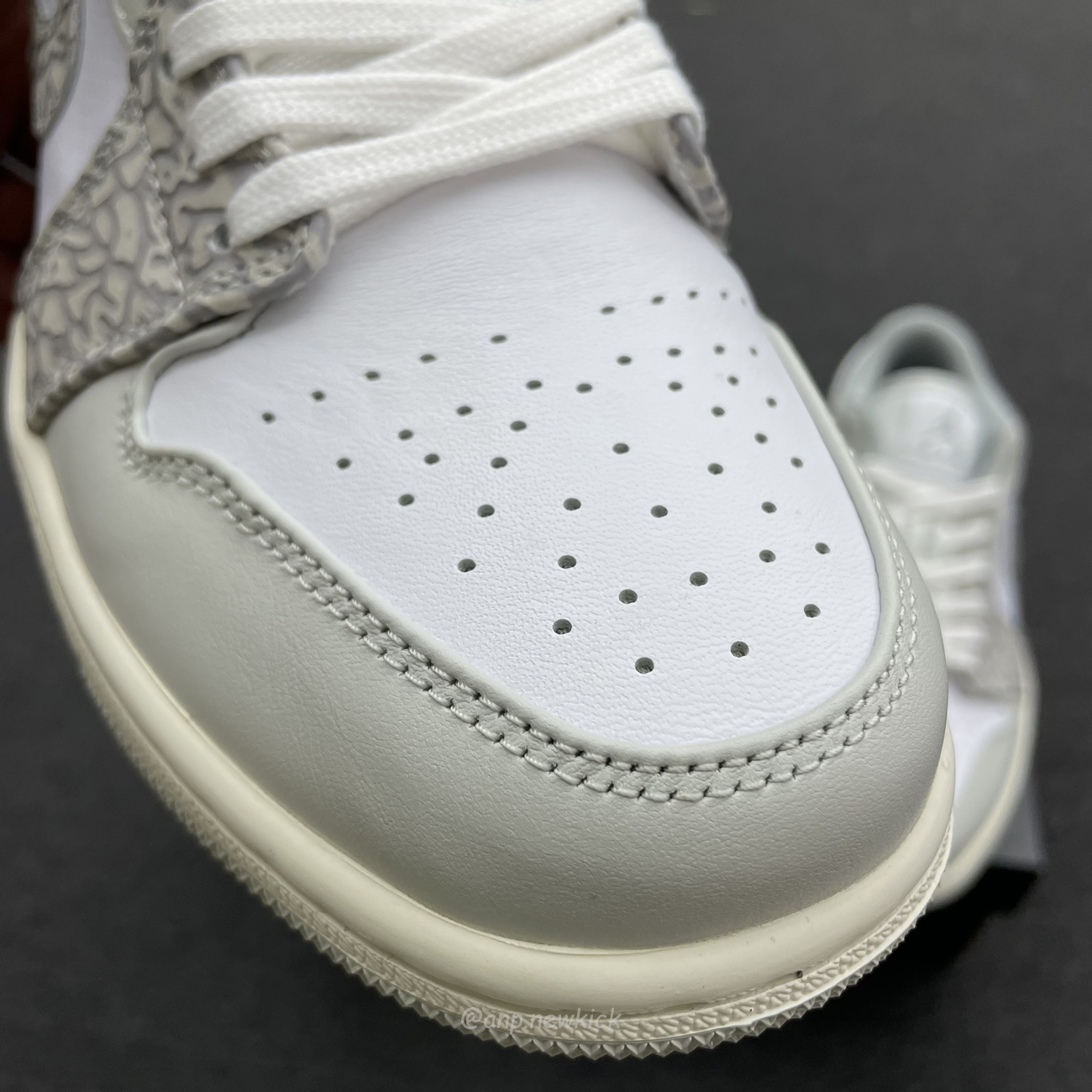 Air Jordan 1 Low Prm Smoke Grey Elephant Dh4269 100 (12) - www.newkick.org Air Jordan 1 Low Prm Smoke Grey Elephant Dh4269 100 (12) - www.newkick.org